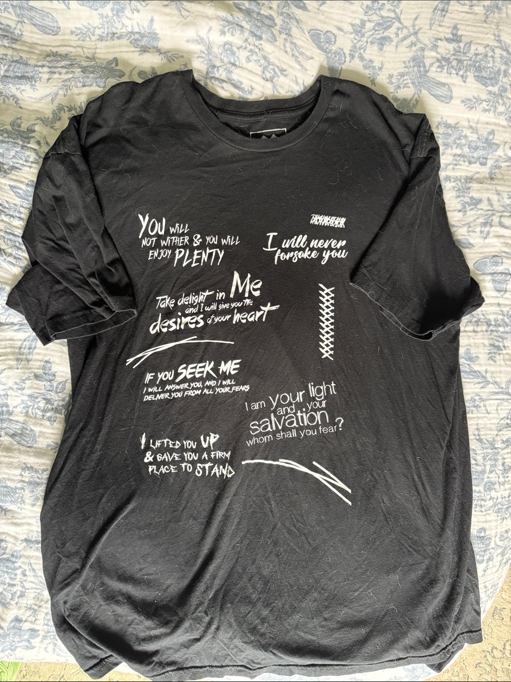 Bold love graphic tshirt